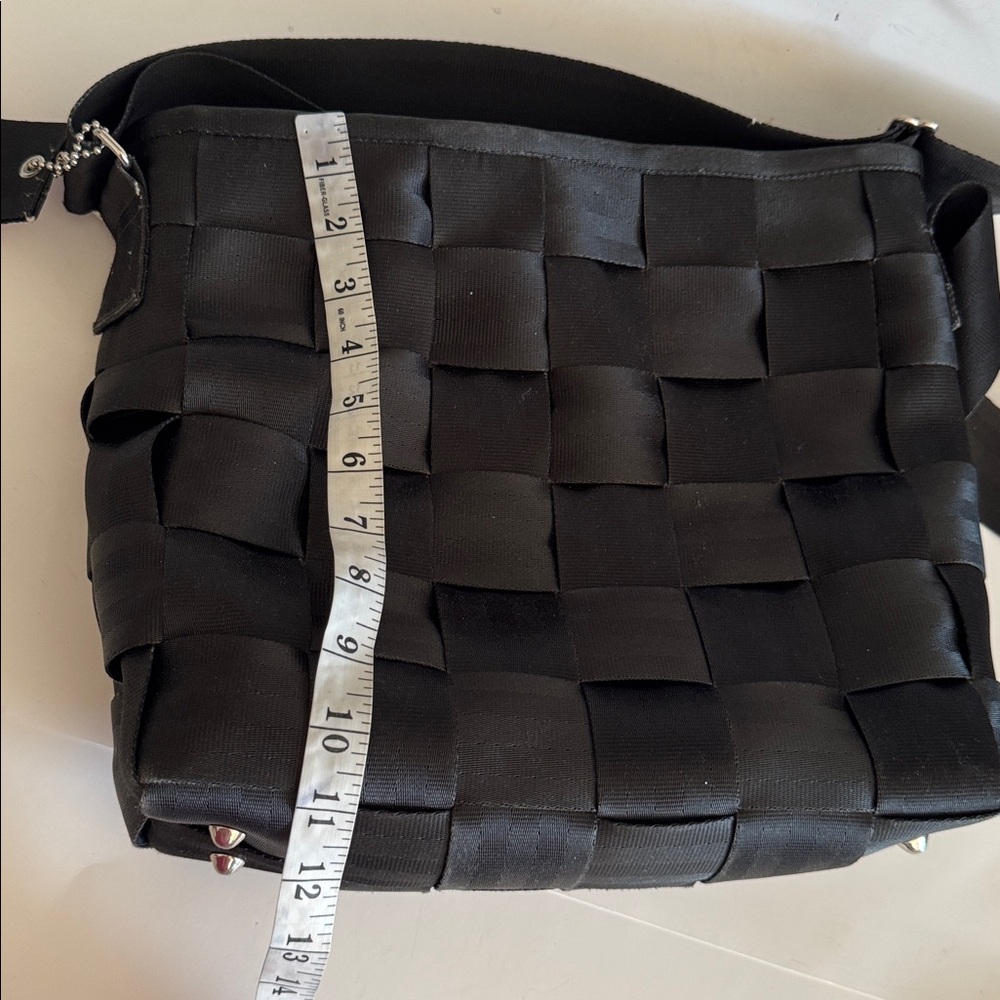 The Original Detroit By Harveys Seatbelt Black Woven Messenger Crossbody Bag - Picture 7 of 8